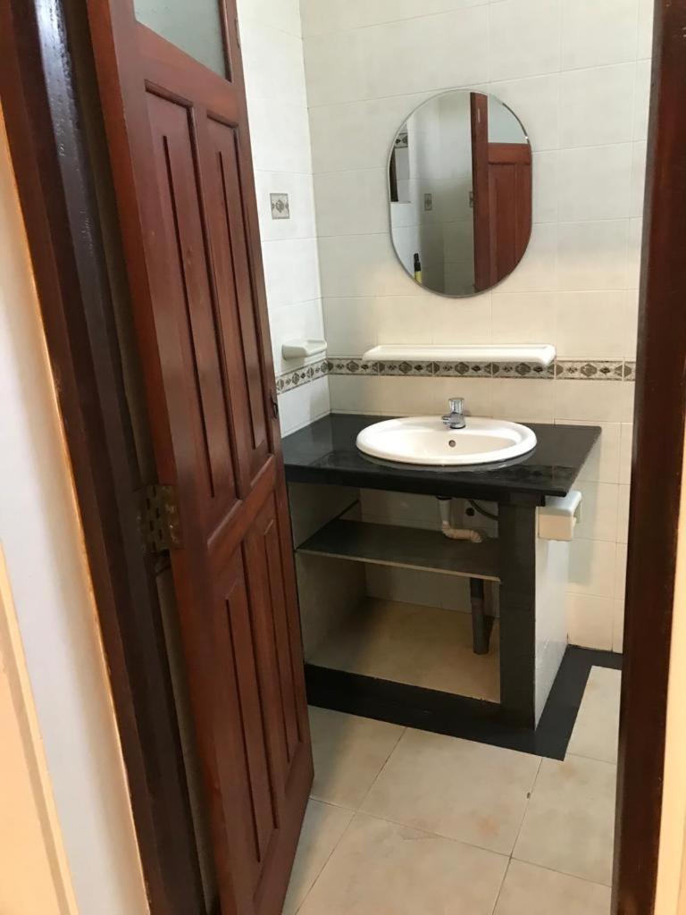 Appartement Ice Berg à Dehiwala-Mont Lavinia Chambre photo