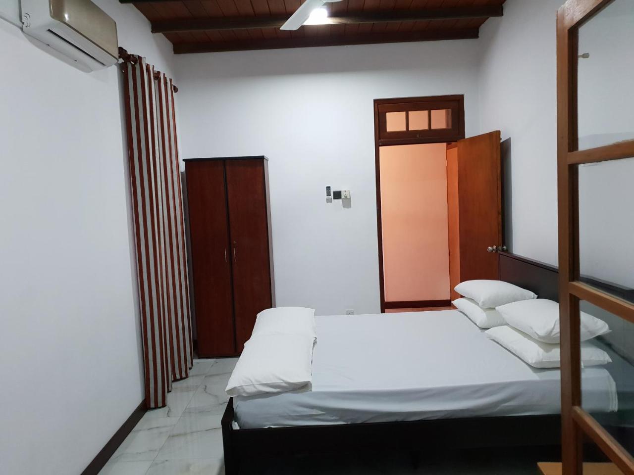 Appartement Ice Berg à Dehiwala-Mont Lavinia Extérieur photo