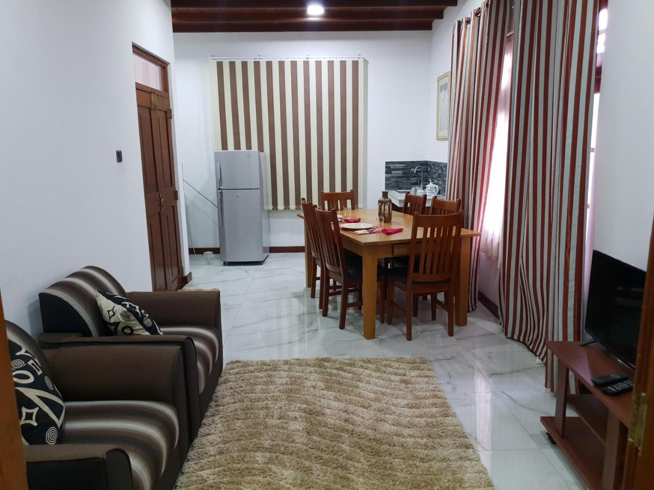 Appartement Ice Berg à Dehiwala-Mont Lavinia Extérieur photo