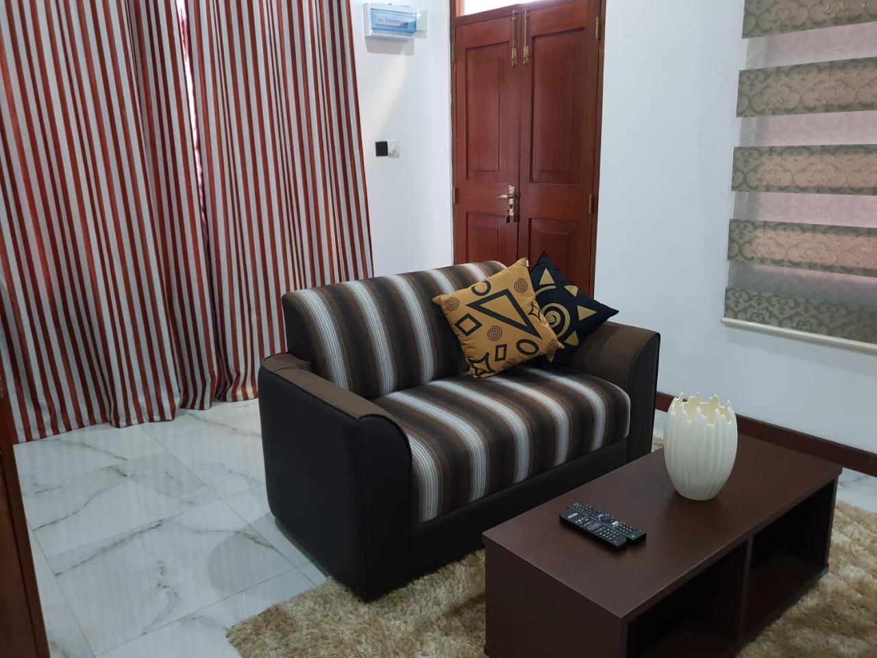 Appartement Ice Berg à Dehiwala-Mont Lavinia Extérieur photo