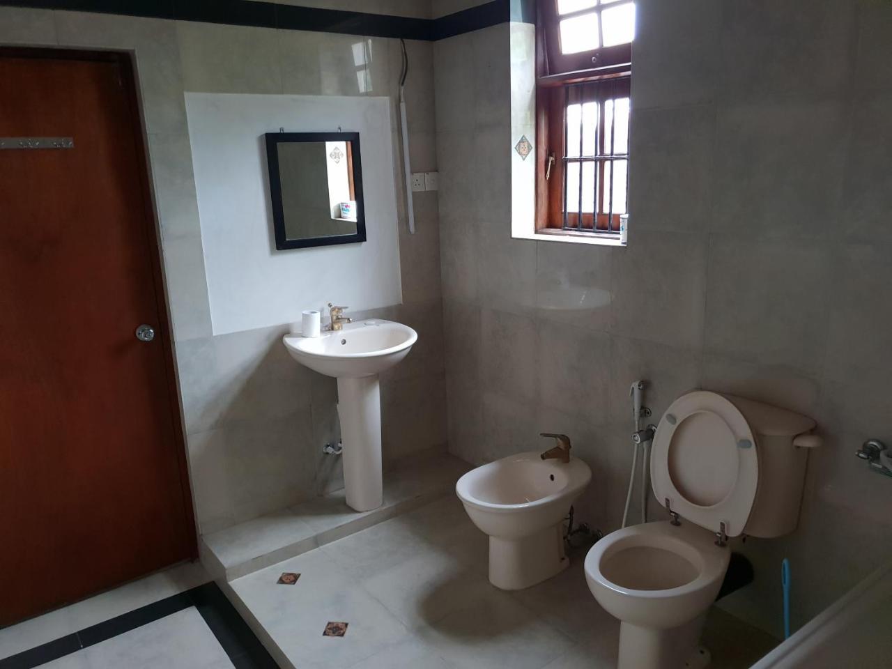 Appartement Ice Berg à Dehiwala-Mont Lavinia Extérieur photo